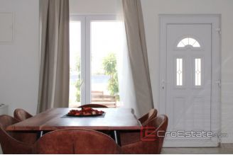 012 2029 08 Kastela house with pool and sea view for sale