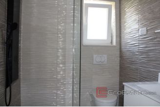 012 2029 08 Kastela house with pool and sea view for sale