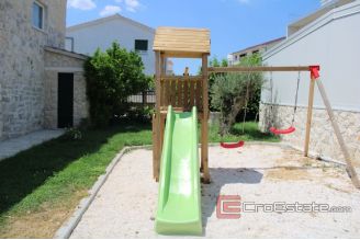 012 2029 08 Kastela house with pool and sea view for sale