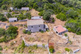 14 2013 116 Vis stone houses for sale