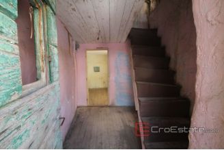 011 5024 30 Kastela old indigenous stone house for sale