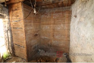 011 5024 30 Kastela old indigenous stone house for sale