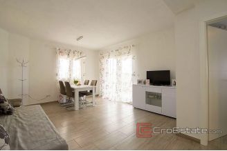 016 2114 03 Biograd na moru modern apartment house for sale