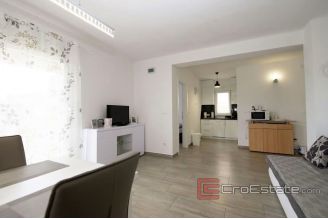 016 2114 03 Biograd na moru modern apartment house for sale