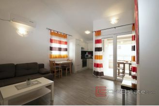 016 2114 03 Biograd na moru modern apartment house for sale