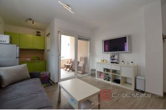 016 2114 03 Biograd na moru modern apartment house for sale