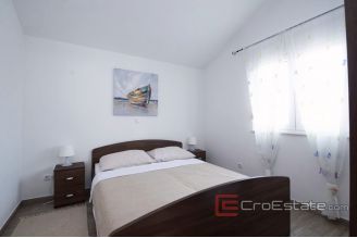 016 2114 03 Biograd na moru modern apartment house for sale