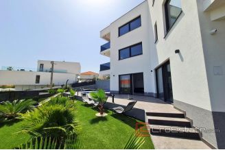 019 2025 77 ciovo new villa with pool and sea view for sale