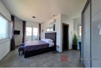 019 2025 77 ciovo new villa with pool and sea view for sale