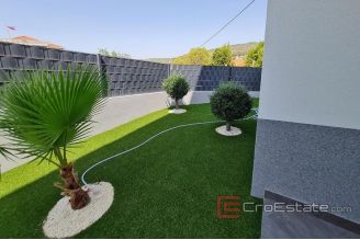 019 2025 77 ciovo new villa with pool and sea view for sale