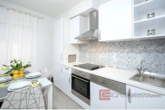 18 2027 36 Hvar indigenous residential commercial dalmatian house on the waterfront for sale