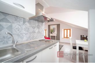 18 2027 36 Hvar indigenous residential commercial dalmatian house on the waterfront for sale