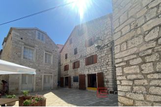 18 2027 36 Hvar indigenous residential commercial dalmatian house on the waterfront for sale