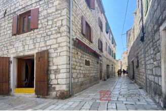 18 2027 36 Hvar indigenous residential commercial dalmatian house on the waterfront for sale