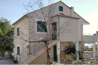 017 2030 01 Trogir house with sea view for sale