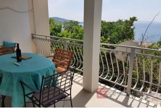 017 2030 01 Trogir house with sea view for sale