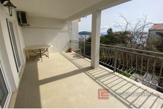 017 2030 01 Trogir house with sea view for sale