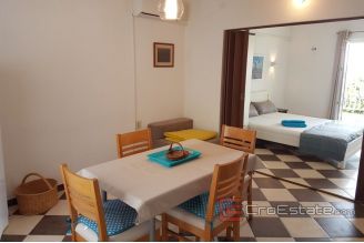 017 2030 01 Trogir house with sea view for sale