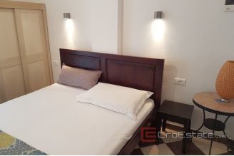 017 2030 01 Trogir house with sea view for sale