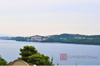 017 2030 01 Trogir house with sea view for sale