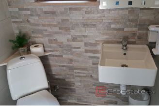 010 5025 30 Brac apartment for sale