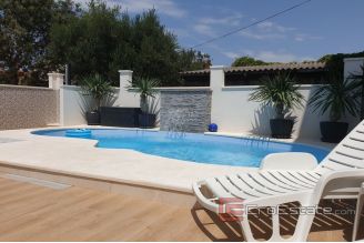 011 2028 06 Rogoznica apartment house for sale1