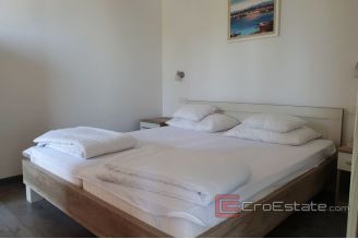 011 2028 06 Rogoznica apartment house for sale1