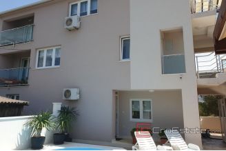 011 2028 06 Rogoznica apartment house for sale1