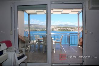 011 2030 02 Ciovo apartment house with sea view for sale
