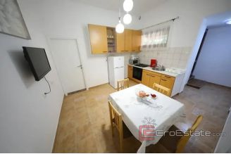 019 2016 466 Zadar detached house in the first row to the sea for sale