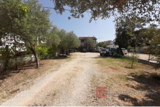 019 2016 466 Zadar detached house in the first row to the sea for sale
