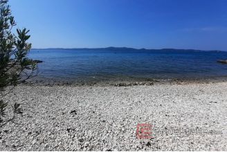 019 2016 466 Zadar detached house in the first row to the sea for sale