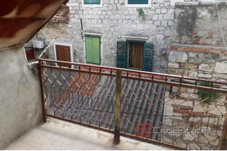 012 2031 01 kastela stone house for sale