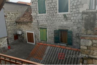012 2031 01 kastela stone house for sale