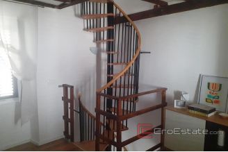 012 2031 02 kastela stone house for sale