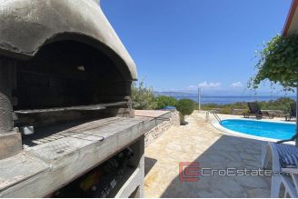 020 2027 37 island hvar secluded stone house for sale