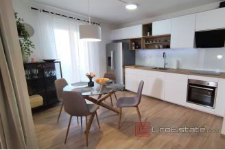 011 2024 120 Split area apartment with garden for sale