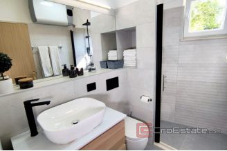 011 2024 120 Split area apartment with garden for sale