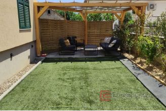 011 2024 120 Split area apartment with garden for sale