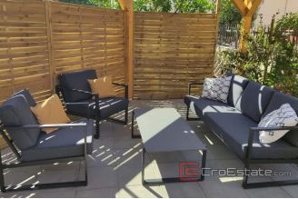 011 2024 120 Split area apartment with garden for sale