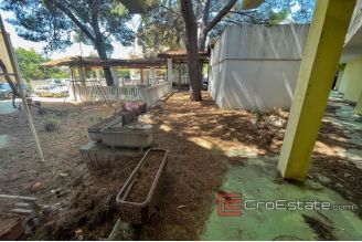 010 5026 30 Peljesac neglected summer resort in attractive location for sale