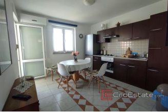 012 2033 01 Ciovo apartment house second row to the sea for sale
