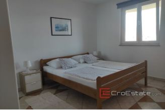 012 2033 01 Ciovo apartment house second row to the sea for sale