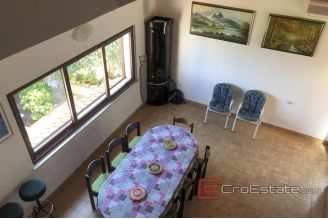 019 2033 02 Ciovo house with sea view for sale