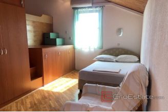 019 2033 02 Ciovo house with sea view for sale