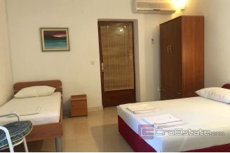 019 2033 02 Ciovo house with sea view for sale