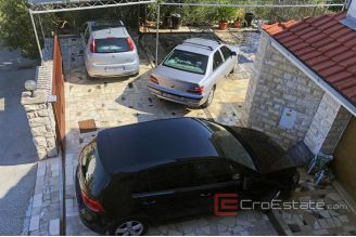 019 2033 02 Ciovo house with sea view for sale