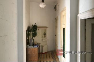 010 2033 04 Split centar _two bedroom apartment in center of town for sale