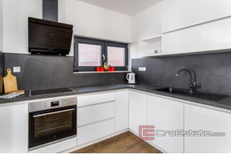 016 2016 468 Omis modern villa with pool for sale