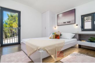 016 2016 468 Omis modern villa with pool for sale